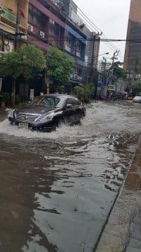 Sukhumvit_43_bangkok_flood
