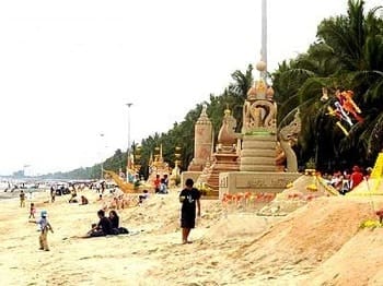 ko srichang songkran festivel sand thai new year