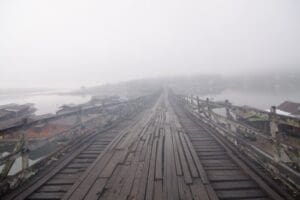 สะพานมอญ หมอก