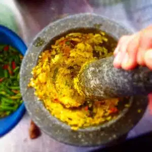 Thai Yellow Curry with Fish - Pounding Ingredience | Learn Thai Culture